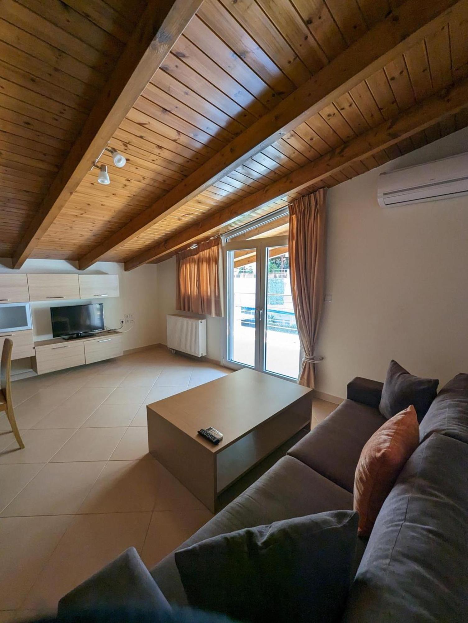 Samaras Apartments In Kamena Vourla Buitenkant foto