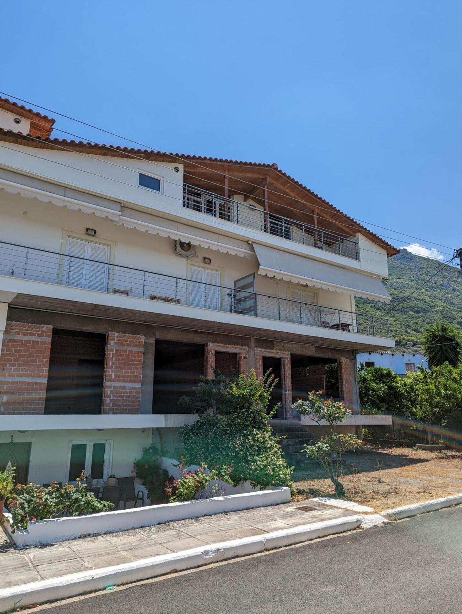 Samaras Apartments In Kamena Vourla Buitenkant foto